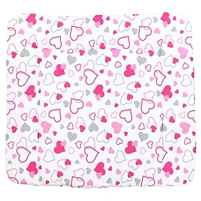 Abbildung von TupTam Baby Wickeltischauflage mit Baumwollbezug Gemustert, Farbe: Herzen Rosa/Grau, Größe: 75 x 85 cm