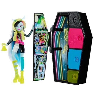Abbildung von MONSTER HIGH Skulltimate Secrets Frankie Stein Puppe Neon Frights Modeüberraschungen, leuchtende Accessoires, Color Reveal Schlüssel, für Kinder ab 6 Jahren, HNF79