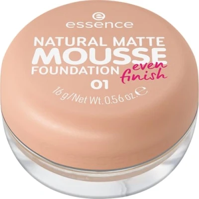 Abbildung von essence NATURAL MATTE MOUSSE FOUNDATION, Nr. 01, Nude, mattierend, abdeckend, Expressergebnis, matt, vegan, ölfrei, ohne Parfüm, Alkohol, 1er Pack (15g)