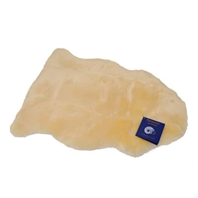 Abbildung von Baby Lammfell Naturform (Medlam Babylove) medizinisch gegerbt 100% Merino Naturfell Premium Qualität waschbar Länge 65/70cm Farbe med.
