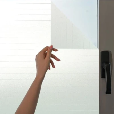Abbildung von MARAPON® Fensterfolie mit Nadelstreifen [30x200 cm] inkl. eBook Profitipps Sichtschutzfolie Fenster statischer Haftung Milchglasfolie Fensterbilder selbsthaftend Blickdicht