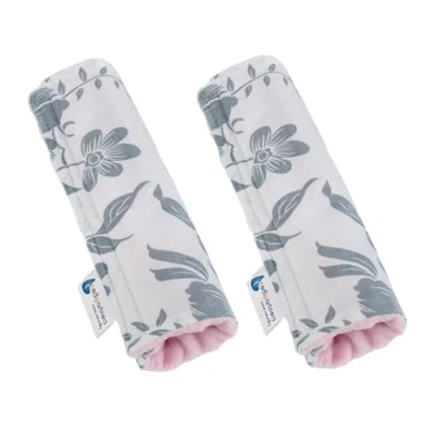 Abbildung von Medi Partners Gurtpolster Kinder 2 Stück Autogurt Polster Gurtschutz für Auto 17x22cm 100% Baumwolle Minky Schulterpolster Kids Gurt Schutz Sicherheitsgurt (Berry mit rosa Minky)