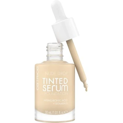 Abbildung von Catrice Nude Drop Tinted Serum Foundation, Nr. 001N, Nude, langanhaltend, mattierend, natürlich, für sensible Haut, vegan, ölfrei, ohne Parfüm, Alkohol, 1er Pack (30ml)