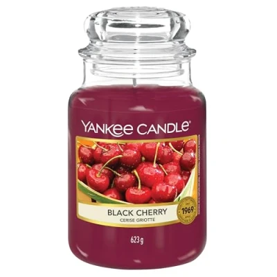 Abbildung von Yankee Candle Duftkerze im Glas (groß) / Black Cherry Kerze mit langer Brenndauer bis zu 150 Stunden Perfekte Geschenke für Frauen