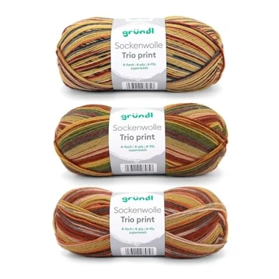 Abbildung von Gründl Sockenwolle Trio Strickset aus 3 x 100 g Sockengarn (75% Schurwolle (superwash), 25% Polyamid) + Anleitung, natur