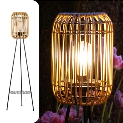 Abbildung von Gadgy outdoor Stehlampe LED Solar Wasserdichte Garten außen Standleuchte Balkon für nachhaltige Beleuchtung Außenstehleuchte dreibein Lampe Rattan