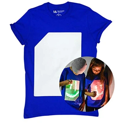 Abbildung von Illuminated Apparel Leuchtet Im Dunkeln Interaktives Leucht T Shirt (Blau/Grün, 7 8 Jahre)