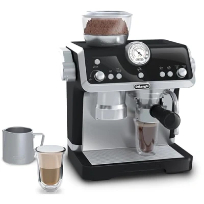 Abbildung von Casdon De&#039;Longhi Spielzeug. Barista Kaffeemaschin. Spielzeug Küchen Spielset Für Kinder mit beweglichen Teilen, realistischen Geräuschen und magischem Kaffee. ab 3 Jahren