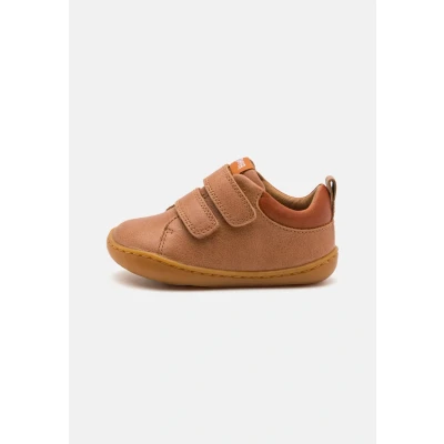 Abbildung von Camper PEU CAMI Unisex Klettschuh für Kinder, Größe: 25, Nude Schuhe