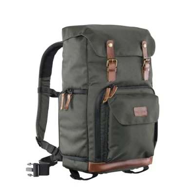 Abbildung von Mantona Luis Retro Fotorucksack (mit Echtleder Applikationen, inkl. Regenschutzhülle, flexible Einteilung und Laptopfach, geeignet für 1x DSLR Kamera, 3x Objektive diverses Fotozubehör) grün