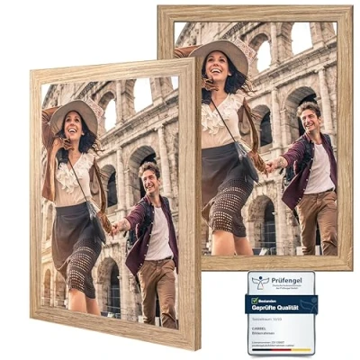 Abbildung von CABBEL Doppelpack (2er Set) Bilderrahmen 30x40 cm, Eiche, stabiles MDF Holz Rahmen, bruchsicherem Plexi Glas, zum Aufhängen, ideal für Fotos/Bilder/Collage