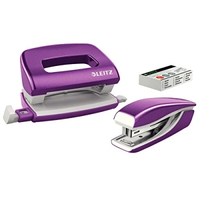 Abbildung von Leitz 55996062 Mini Heftgerät und Locher Set (für bis zu 10 Blatt, Inkl. Heftklammern, WOW) metallic violett