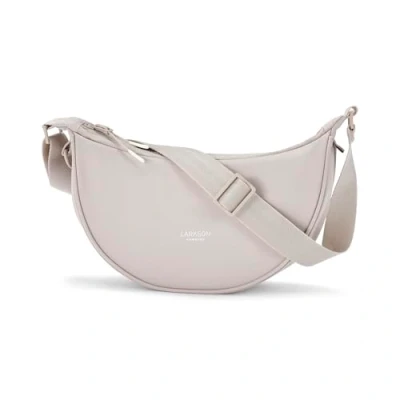 Abbildung von LARKSON Crossbody Bag Damen &amp; Herren Beige Solveig Small Umhängetasche im Halbmond Style Halbrunde Schultertasche Moon Design Wasserabweisend