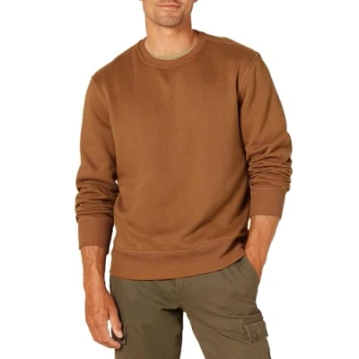 Abbildung von Amazon Essentials Herren Fleece Sweatshirt mit Rundhalsausschnitt (erhältlich in Big &amp; Tall), Toffee Braun, L