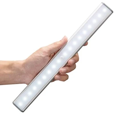 Abbildung von MOSTON 18 LED Schranklicht,Wandlicht,USB,Wiederaufladbar,Bewegungsmelder mit Sensor,mit Schalter,tragbares Licht,Nachtlicht,ohne Kabel,magnetisch,Lichtleiste(Silber)