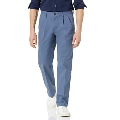 Abbildung von Amazon Essentials Herren Knitterfreie Chinohose mit klassischer Passform und Bügelfalte (erhältlich in Big &amp; Tall), Indigo, 33W / 30L