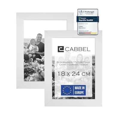 Abbildung von CABBEL Doppelpack (2er Set) Bilderrahmen 18x24 cm, Weiß, stabiles MDF Holz Rahmen, bruchsicherem Plexi Glas, zum Aufhängen &amp; Aufstellen, ideal für Fotos/Bilder/Collage