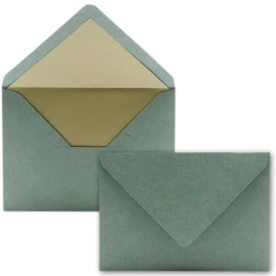 Abbildung von Kuverts in Kraftpapier Grün 50 Stück Brief Umschläge DIN C6 114 x 162 mm 11,4 16,2 cm Naßklebung matte Oberfläche &amp; Gold Metallic Fütterung ohne Fenster für Einladungen