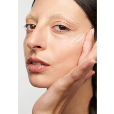 Abbildung von Peter Thomas Roth Water DRENCH Hyaluronic Cloud Cream Hydrating Moisturizer Gesichtscreme, Damen, Größe: 50 ml,