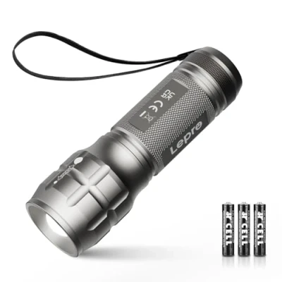 Abbildung von Lighting EVER LED Taschenlampe Klein, Extrem Hell &amp; Zoombar Mini Taschenlampen Batteriebetrieben für Kinder, Wasserdichte Handlampe Camping, Outdoor, Notfälle (Gunmetal)