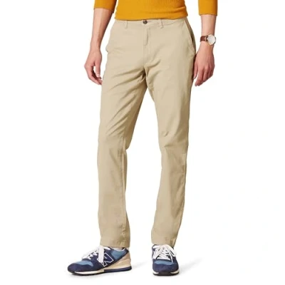 Abbildung von Amazon Essentials Herren Legere Stretch Chinohose mit Enger Passform, Khakibraun, 33W / 30L
