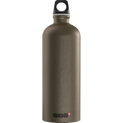 Abbildung von SIGG Alu Trinkflasche Traveller Smoked Pearl Klimaneutral Zertifiziert Für Kohlensäurehaltige Getränke Geeignet Auslaufsicher Federleicht BPA frei Outdoor Grau 1L