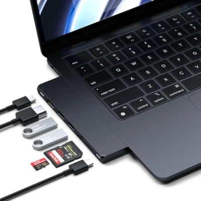 Abbildung von Satechi USB C Hub Multiport Adapter Pro Slim, 7 in 1 Dongle Für MacBook Pro/Air M2 mit 4 Port, 4K HDMI Auflösung, USB3.2 Gen 2, SD/TF Kartenleser und 100W PD (Mitternacht)