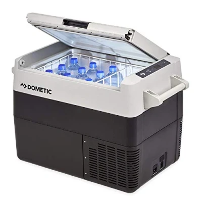 Abbildung von DOMETIC CoolFreeze CFF 45, tragbare elektrische Kompressor Kühlbox, 44 Liter, 12/24 V und 230 für Auto, Lkw, Boot, Reisemobil Steckdose,