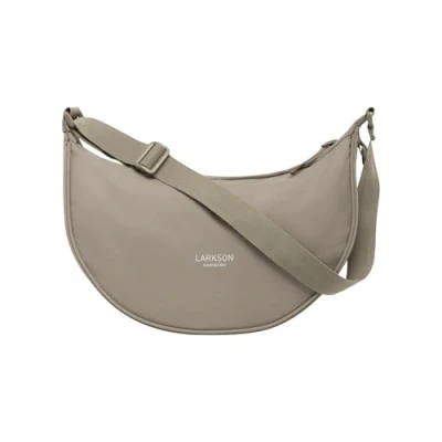 Abbildung von LARKSON Crossbody Bag Damen &amp; Herren Grau Solveig Medium Umhängetasche im Halbmond Style Halbrunde Schultertasche Moon Design Wasserabweisend