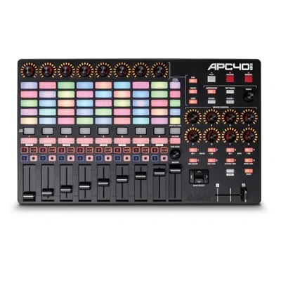 Abbildung von Akai Professional APC40 MKII USB MIDI Controller für 1:1 Mapping mit Ableton Live Lite 5x8 Clip Launch Matrix, Reglern und Fadern, professionelles Softwarepaket