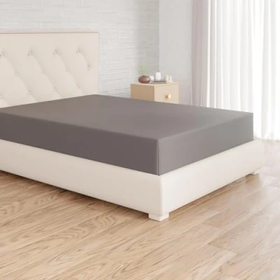 Abbildung von Amazon Basics Spannbettlaken, 140 x 200 cm, 100% Baumwolle, Jersey Spannbetttuch, Matratzenhöhe bis 30 Dunkelgrau