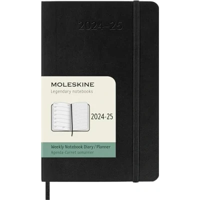 Abbildung von Moleskine Wochenplaner 2024 2025, WochenAgenda 18 Monate 2025 mit Platz für Notizen, weicher Abdeckung und elastischem Verschluss, Taschenformat 9 x 14 cm, Farbe Schwarz