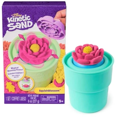 Abbildung von Kinetic Sand Squish Blumen Set Spielset mit 227 g original magischem in Gelb und Pink, Blumentopf Förmchen, kreativer Indoor Spielspaß für Kinder ab 5 Jahren
