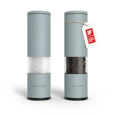 Abbildung von LARS NYSØM Salz und Pfeffer Mühle 2er Set Manuell mit einstellbarem Keramik Mahlwerk von grob bis fein I Design Gewürzmühlenset (2 Stück) (Sky Blue)