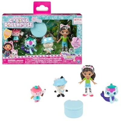 Abbildung von Gabby&#039;s Dollhouse, Camping Figuren Set, Gabby mit Panda Pfötchen, Baby Box und Meerkätzchen sowie 1 Überraschungsbox Zubehörteil, geeignet für Kinder ab 3 Jahren