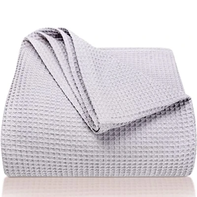 Abbildung von LAYNENBURG Premium Tagesdecke 220 x 240 cm XXL Waffelpique 100% Baumwolle leichte Wohndecke Waffeloptik Baumwolldecke als Bett Überwurf, Sofa Couch Überwurf Decke (grau)