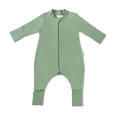 Abbildung von Hofbrucker® Baby Schlafsack mit Füßen aus 100% Bio Baumwollfleece Ganzjahres Babyschlafsack Frühling Sommer Herbst Winter (Salbei, 62 68)