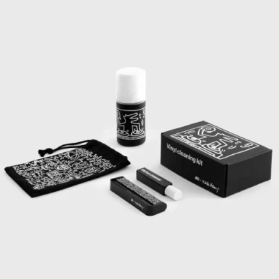 Abbildung von 3 in 1 Vinyl Schallplatten Reinigung Kit LP Platten Reinigungsset mit Reinigungsspray, Antistatik Kohlefaserbürste und Nadelbürste Record Cleaner für besseren Sound, Keith Haring Edition