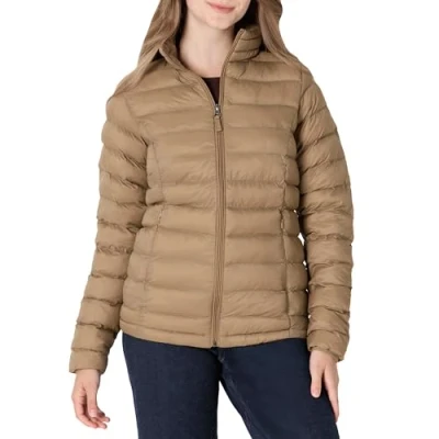 Abbildung von Amazon Essentials Damen Leichte, langärmelige, Wasserabweisende, packbare Pufferjacke (in Übergröße erhältlich), Kamelbraun, XXL