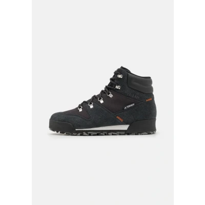 Abbildung von Adidas Terrex Snowpitch COLD.RDY Hiking Hikingschuh, Herren, Größe: 41 1/3, Core black/semi impact orange Schuhe