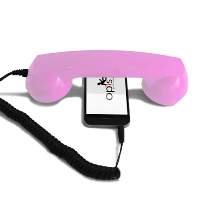 Abbildung von Opis 60s Micro: Retro Telefonhörer für Handy mit USB C Adapter als Headset Android Smartphone und iPhone 15 Neuer in Pink