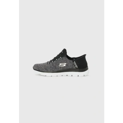 Abbildung von Skechers Damen Hands Free Slip Ins Summits Dazzling Haze Sneaker, Schwarz Weiß, 37 EU Weit