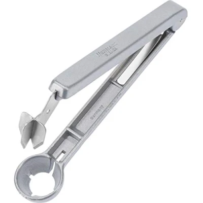 Abbildung von Westmark Pflaumenentsteiner für küchenfertig entsteinte Zwetschgen, 16,7 cm lang, Aluminium, lebensmittelecht beschichtet, Edelstahlklinge, Steinex, Silber, 40102260