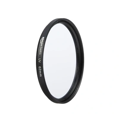 Abbildung von Amazon Basics 62 mm Runder UV Schutzfilter für klarere Bilder, Schützt vor Staub, Schmutz und Kratzern