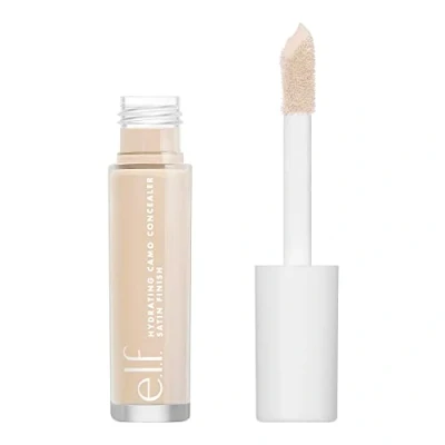 Abbildung von e.l.f. Hydrating Camo Concealer, Faltenfreie Und Vollständige Abdeckung, Satiniertes Finish, Deckt Ab, Korrigiert Betont, Vegan &amp; Tierversuchsfrei, Fair Warm, 6 ml