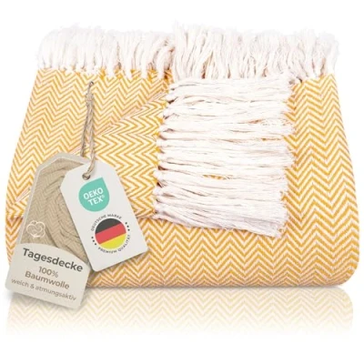 Abbildung von Gräfenstayn Premium Tagesdecke mit Fransen 100% Baumwolle 220 x 240 cm XXL Fischgrätenmuster Sommerdecke Baumwolldecke als Bett Überwurf, Couch Sofa Decke (Gelb)