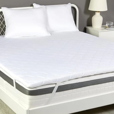 Abbildung von Amazon Basics Matratzentopper Komfortschaum 160 x 200 6 cm, Topper mit Waschbarem Bezug, Weiß